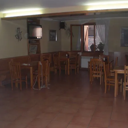 Roch Hotel *