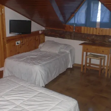 Roch Hotel *